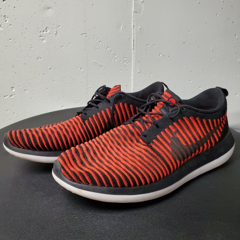 Nike Black and Red Knit Mens Sneakers Sz 14